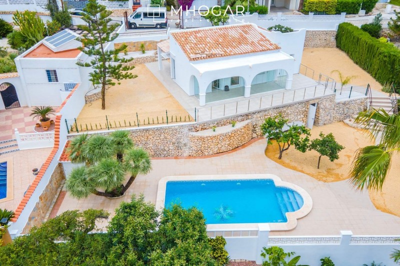 Calpe - Frumoasă vilă în stil mediteranean cu vedere la mare, de vânzare!